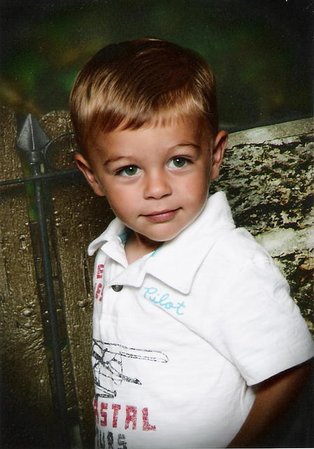 Lorenzo2yrPic-03.jpg