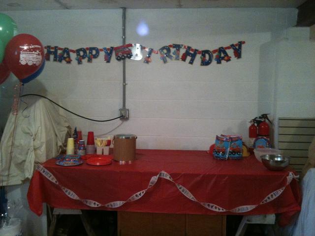 LorenzosUmiFireTruckBirthday_05072011_02.JPG