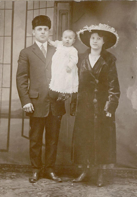 AugustinoTornabene_AndWife_MaryMonteleone_AndChild