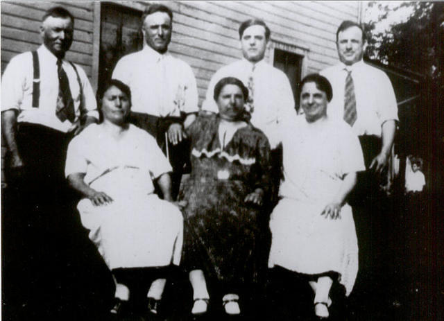 Frank,Natale,Augustino,Joseph,Pietrina,Lena,MGrace_Tornabene.jpg