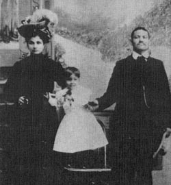 MattiaColumboLibertoSonJohnHusbandJohnLiberto_Circa1904_mayBeInLouisiana