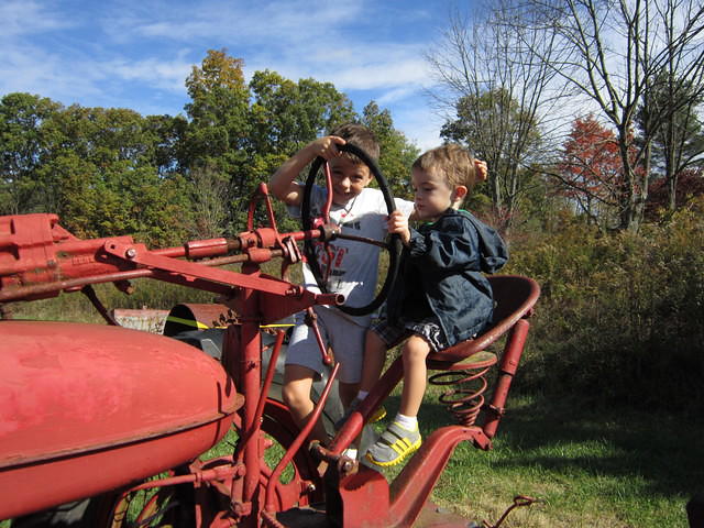 LorenzoLucianoTractor2013.JPG