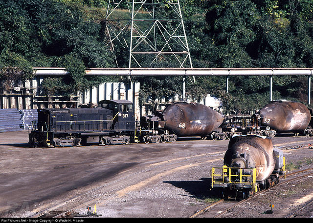 WeirtonSteel 317 EMD SW1500 Switcher