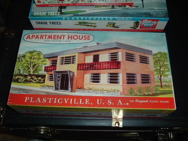 PlasticvilleApartmentHouse 1907-198