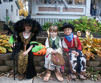IsabelleAndFriendsHalloween2009