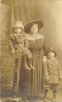 JosephineFannyAnthonyLoPresti_circa1915.jpg