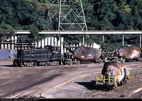 WeirtonSteelTorpedoCars685272_Engine317_EMDSW1500_09132004